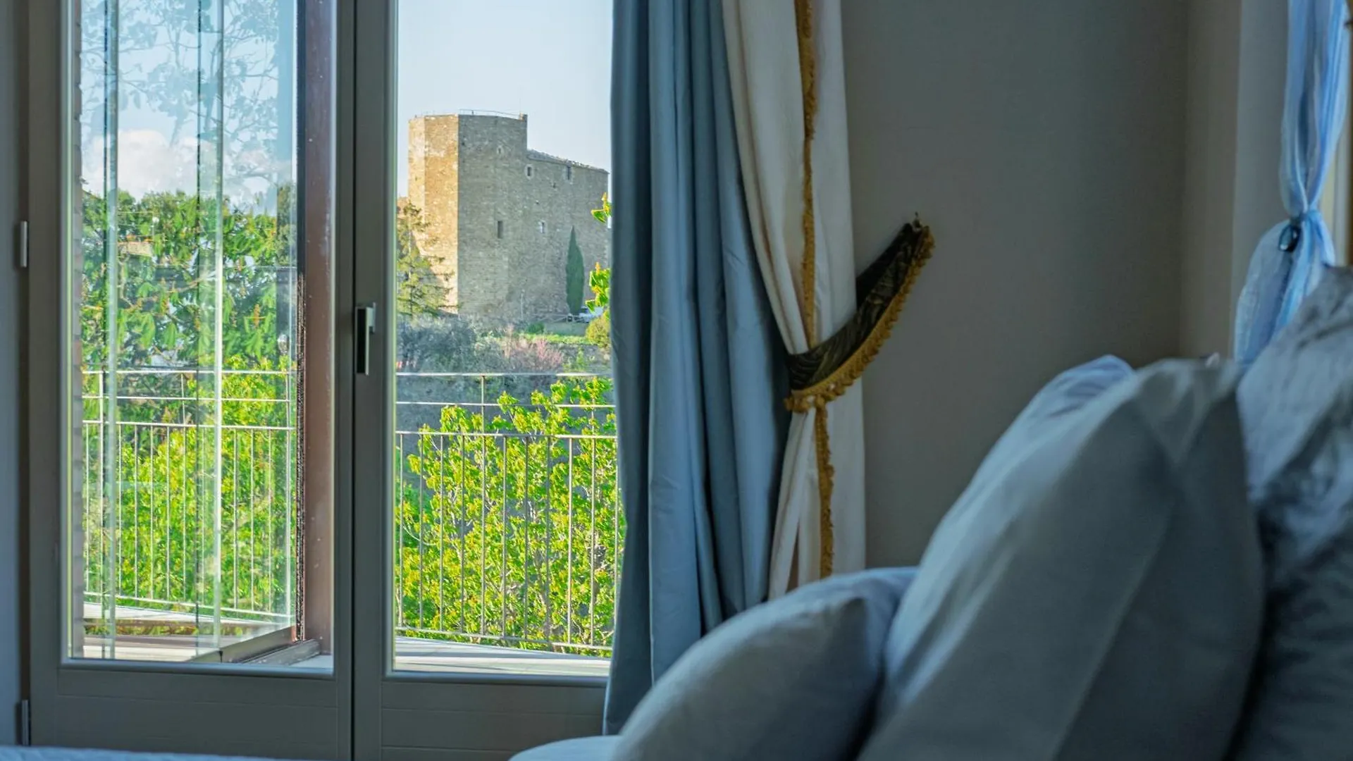 Emotions Apartment Montalcino 0*,